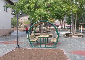 Metal Çatılı Piknik Masası ( AGP 03)